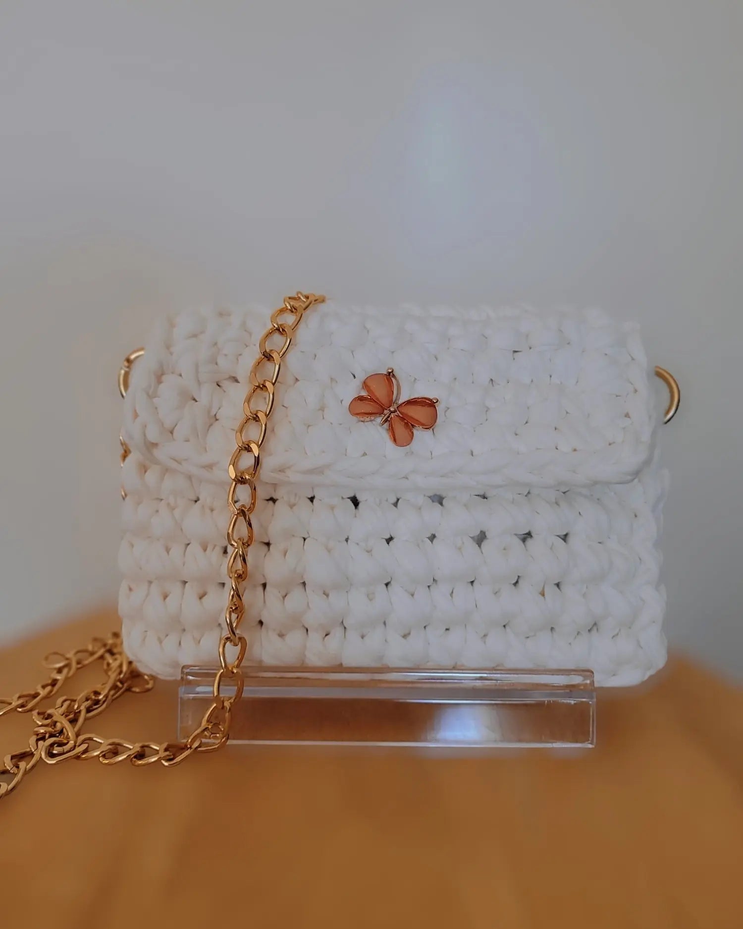 "Butterfly Bliss: Handmade White Crochet Crossbody Mini Bag" - Beeluxxe