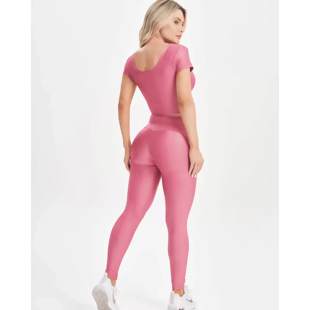 Retro Glam Two-Piece Fitness Set: Stylish Comfort for Your Active Lifestyle - Beeluxxe